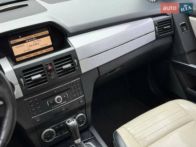 Мерседес ГЛК-Класс 2008 в Одессе на Automoto.ua Белый Мерседес ГЛК-Класс, объемом двигателя 3 л и пробегом 290 тыс. км за 12190 $, фото 20 на Automoto.ua