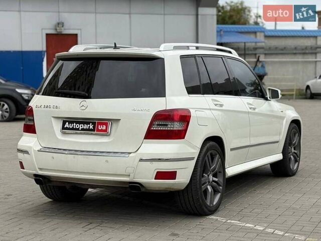 Мерседес ГЛК-Класс 2008 в Одессе на Automoto.ua Белый Мерседес ГЛК-Класс, объемом двигателя 3 л и пробегом 290 тыс. км за 12190 $, фото 7 на Automoto.ua