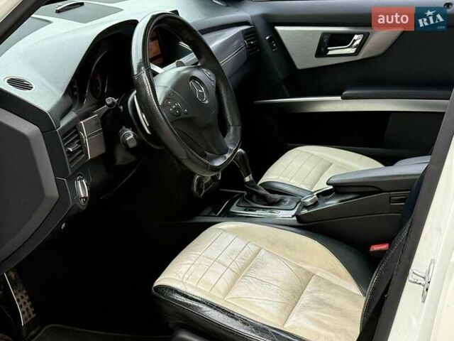 Мерседес ГЛК-Класс 2008 в Одессе на Automoto.ua Белый Мерседес ГЛК-Класс, объемом двигателя 3 л и пробегом 290 тыс. км за 12190 $, фото 9 на Automoto.ua