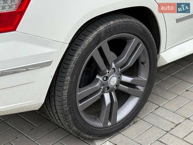 Мерседес ГЛК-Класс 2008 в Одессе на Automoto.ua Белый Мерседес ГЛК-Класс, объемом двигателя 3 л и пробегом 290 тыс. км за 12190 $, фото 8 на Automoto.ua
