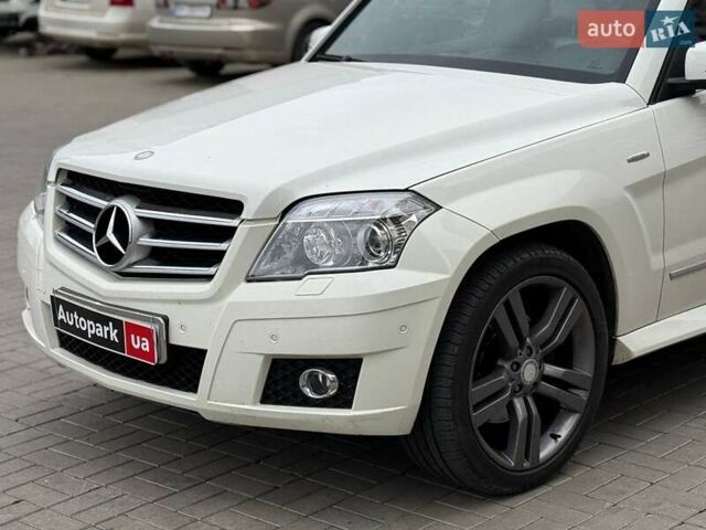 Мерседес ГЛК-Класс 2008 в Одессе на Automoto.ua Белый Мерседес ГЛК-Класс, объемом двигателя 3 л и пробегом 290 тыс. км за 12190 $, фото 3 на Automoto.ua