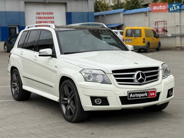 Мерседес ГЛК-Класс 2008 в Одессе на Automoto.ua Белый Мерседес ГЛК-Класс, объемом двигателя 3 л и пробегом 290 тыс. км за 12190 $, фото 2 на Automoto.ua