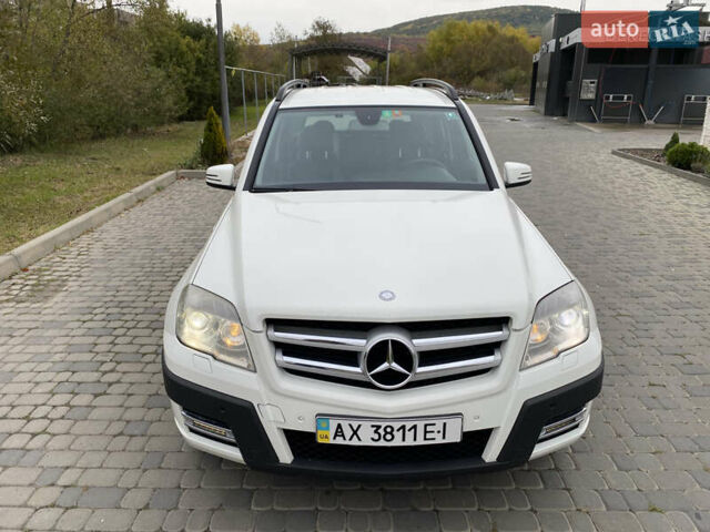 Мерседес ГЛК-Класс 2010 в Береговом на Automoto.ua Белый Мерседес ГЛК-Класс, объемом двигателя 2.14 л и пробегом 278 тыс. км за 12000 $, фото 2 на Automoto.ua
