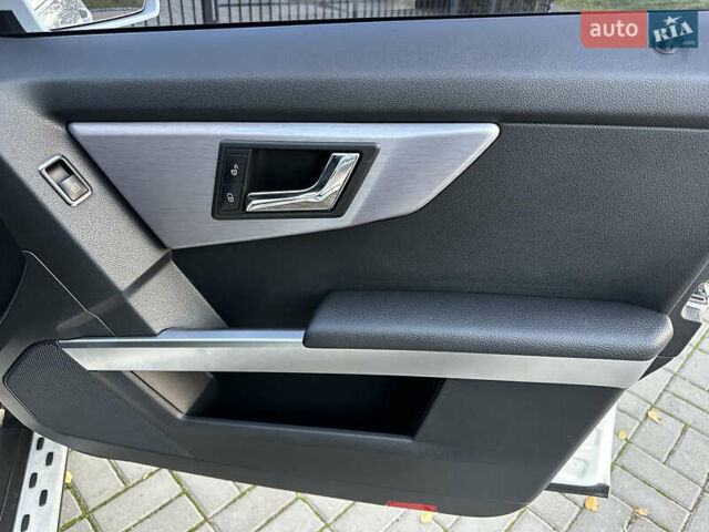 Белый Мерседес ГЛК-Класс, объемом двигателя 2.14 л и пробегом 285 тыс. км за 16300 $, фото 33 на Automoto.ua