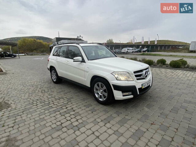 Мерседес ГЛК-Класс 2010 в Береговом на Automoto.ua Белый Мерседес ГЛК-Класс, объемом двигателя 2.14 л и пробегом 278 тыс. км за 12000 $, фото 3 на Automoto.ua