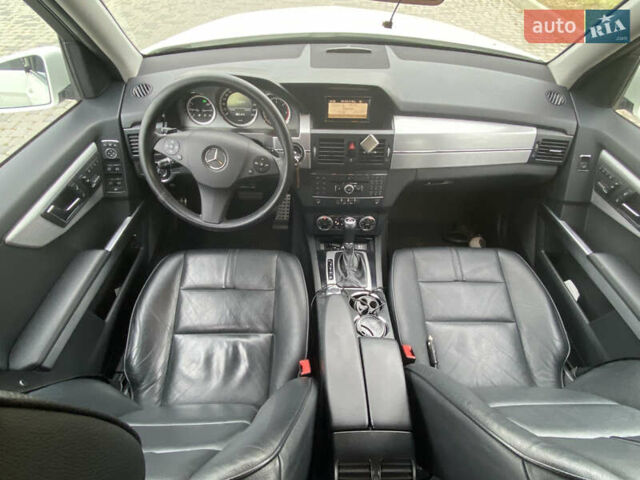 Мерседес ГЛК-Класс 2010 в Береговом на Automoto.ua Белый Мерседес ГЛК-Класс, объемом двигателя 2.14 л и пробегом 278 тыс. км за 12000 $, фото 12 на Automoto.ua