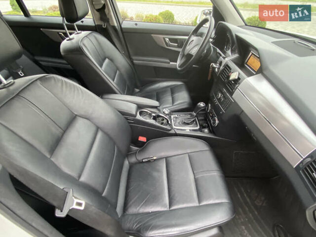 Мерседес ГЛК-Класс 2010 в Береговом на Automoto.ua Белый Мерседес ГЛК-Класс, объемом двигателя 2.14 л и пробегом 278 тыс. км за 12000 $, фото 13 на Automoto.ua