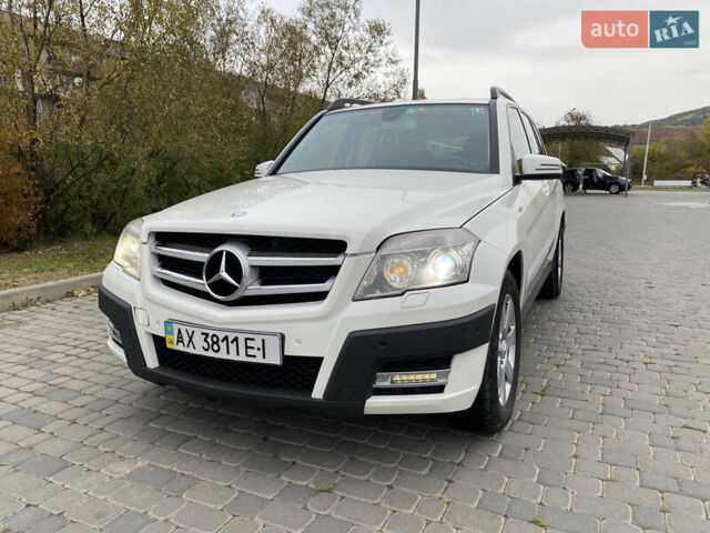 Мерседес ГЛК-Класс 2010 в Береговом на Automoto.ua Белый Мерседес ГЛК-Класс, объемом двигателя 2.14 л и пробегом 278 тыс. км за 12000 $, фото 1 на Automoto.ua