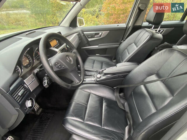 Мерседес ГЛК-Класс 2010 в Береговом на Automoto.ua Белый Мерседес ГЛК-Класс, объемом двигателя 2.14 л и пробегом 278 тыс. км за 12000 $, фото 11 на Automoto.ua