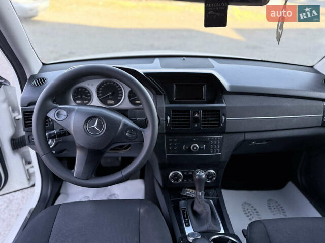 Мерседес ГЛК-Клас 2011 у Новоселиця на Automoto.ua Білий Мерседес ГЛК-Клас, об'ємом двигуна 2.14 л та пробігом 162 тис. км за 12300 $, фото 14 на Automoto.ua