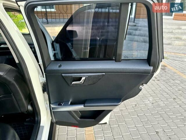 Белый Мерседес ГЛК-Класс, объемом двигателя 2.14 л и пробегом 195 тыс. км за 13999 $, фото 55 на Automoto.ua