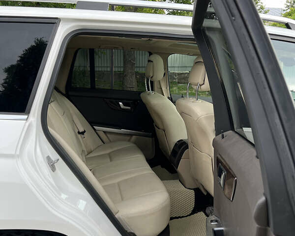 Мерседес ГЛК-Клас 2013 у Вінниці на Automoto.ua Білий Мерседес ГЛК-Клас, об'ємом двигуна 2.14 л та пробігом 230 тис. км за 19300 $, фото 12 на Automoto.ua