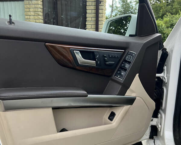 Мерседес ГЛК-Клас 2013 у Вінниці на Automoto.ua Білий Мерседес ГЛК-Клас, об'ємом двигуна 2.14 л та пробігом 230 тис. км за 19300 $, фото 9 на Automoto.ua