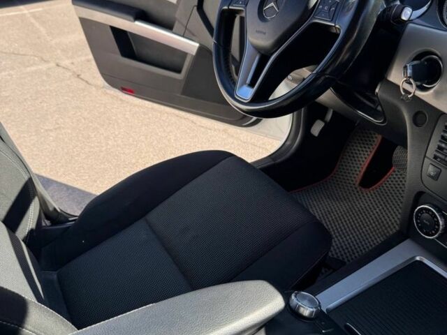 Белый Мерседес ГЛК-Класс, объемом двигателя 2.1 л и пробегом 360 тыс. км за 15000 $, фото 5 на Automoto.ua