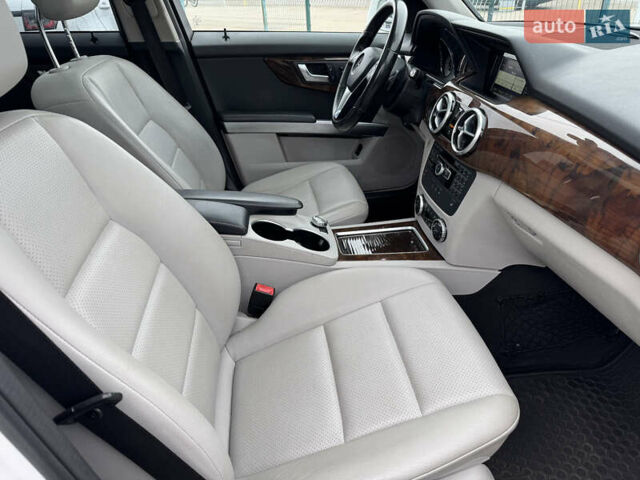 Белый Мерседес ГЛК-Класс, объемом двигателя 3.5 л и пробегом 251 тыс. км за 13990 $, фото 42 на Automoto.ua
