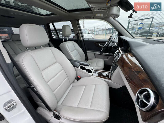Белый Мерседес ГЛК-Класс, объемом двигателя 3.5 л и пробегом 251 тыс. км за 13990 $, фото 40 на Automoto.ua
