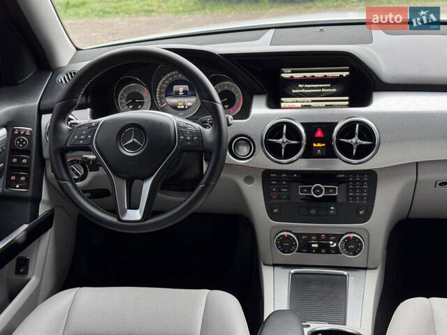 Белый Мерседес ГЛК-Класс, объемом двигателя 3.5 л и пробегом 227 тыс. км за 14650 $, фото 23 на Automoto.ua