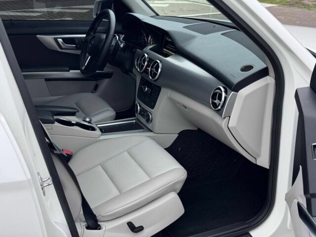 Белый Мерседес ГЛК-Класс, объемом двигателя 3.5 л и пробегом 227 тыс. км за 14650 $, фото 19 на Automoto.ua