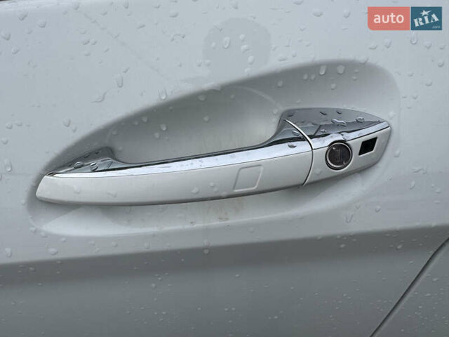 Белый Мерседес ГЛК-Класс, объемом двигателя 3.5 л и пробегом 251 тыс. км за 13990 $, фото 14 на Automoto.ua