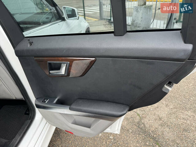 Белый Мерседес ГЛК-Класс, объемом двигателя 3.5 л и пробегом 251 тыс. км за 13990 $, фото 37 на Automoto.ua