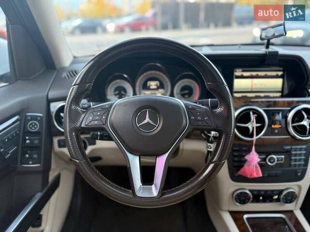 Мерседес ГЛК-Класс 2014 в Киеве на Automoto.ua Белый Мерседес ГЛК-Класс, объемом двигателя 2.14 л и пробегом 268 тыс. км за 20490 $, фото 16 на Automoto.ua