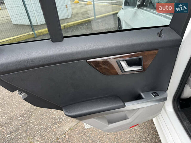 Белый Мерседес ГЛК-Класс, объемом двигателя 3.5 л и пробегом 251 тыс. км за 13990 $, фото 28 на Automoto.ua