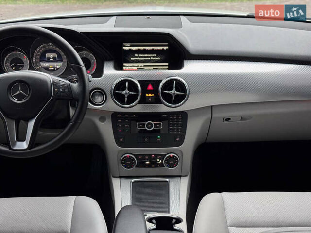 Белый Мерседес ГЛК-Класс, объемом двигателя 3.5 л и пробегом 227 тыс. км за 14650 $, фото 24 на Automoto.ua