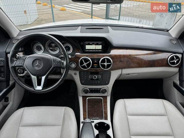 Белый Мерседес ГЛК-Класс, объемом двигателя 3.5 л и пробегом 251 тыс. км за 13990 $, фото 30 на Automoto.ua