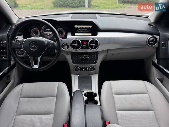 Белый Мерседес ГЛК-Класс, объемом двигателя 3.5 л и пробегом 227 тыс. км за 14650 $, фото 22 на Automoto.ua