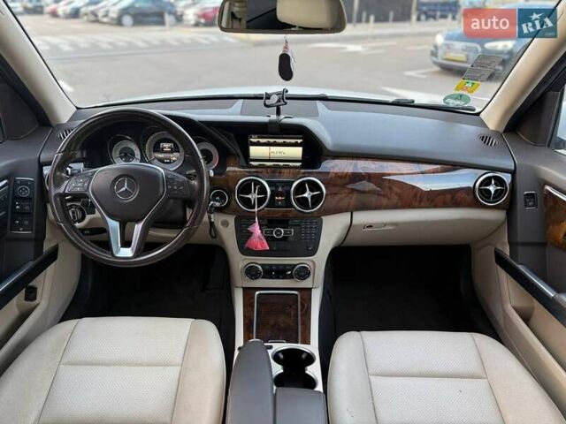 Мерседес ГЛК-Класс 2014 в Киеве на Automoto.ua Белый Мерседес ГЛК-Класс, объемом двигателя 2.14 л и пробегом 268 тыс. км за 20490 $, фото 22 на Automoto.ua