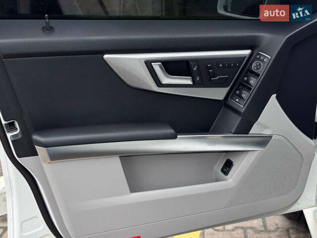 Белый Мерседес ГЛК-Класс, объемом двигателя 3.5 л и пробегом 227 тыс. км за 14650 $, фото 30 на Automoto.ua