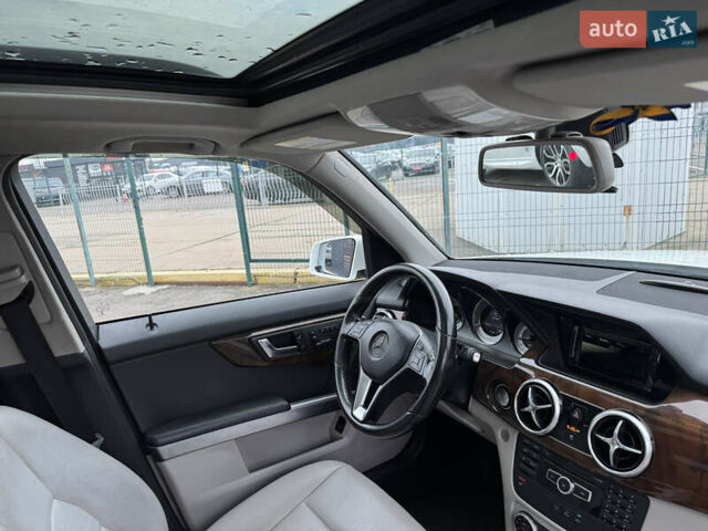 Белый Мерседес ГЛК-Класс, объемом двигателя 3.5 л и пробегом 251 тыс. км за 13990 $, фото 41 на Automoto.ua