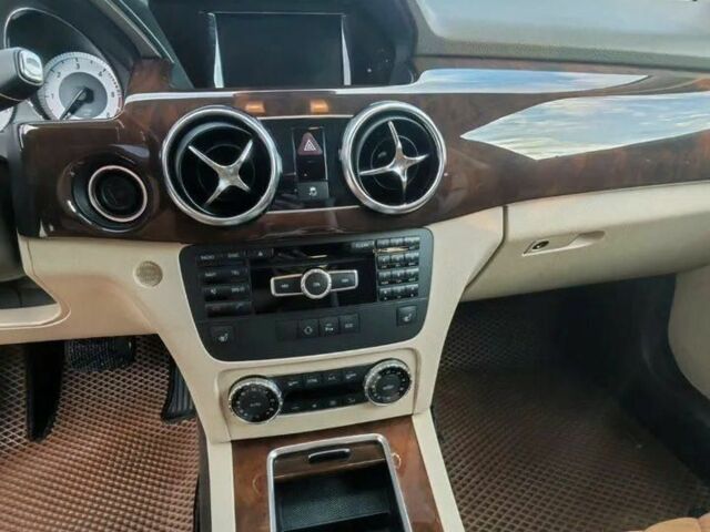 Белый Мерседес ГЛК-Класс, объемом двигателя 0 л и пробегом 79 тыс. км за 12300 $, фото 4 на Automoto.ua