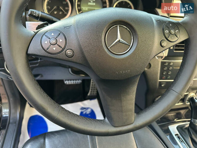 Черный Мерседес ГЛК-Класс, объемом двигателя 2.14 л и пробегом 280 тыс. км за 12650 $, фото 114 на Automoto.ua