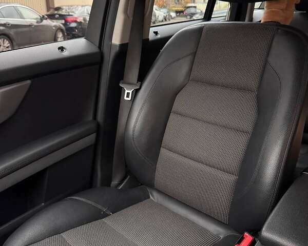 Черный Мерседес ГЛК-Класс, объемом двигателя 2.14 л и пробегом 252 тыс. км за 14100 $, фото 13 на Automoto.ua