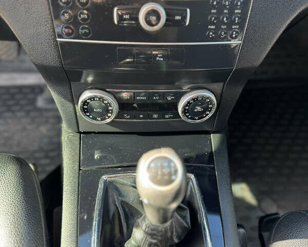 Черный Мерседес ГЛК-Класс, объемом двигателя 2.14 л и пробегом 224 тыс. км за 13300 $, фото 29 на Automoto.ua