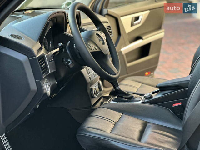 Черный Мерседес ГЛК-Класс, объемом двигателя 2.14 л и пробегом 280 тыс. км за 12650 $, фото 127 на Automoto.ua