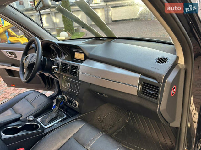 Черный Мерседес ГЛК-Класс, объемом двигателя 2.14 л и пробегом 280 тыс. км за 12650 $, фото 141 на Automoto.ua