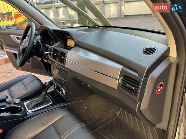 Черный Мерседес ГЛК-Класс, объемом двигателя 2.14 л и пробегом 280 тыс. км за 12650 $, фото 144 на Automoto.ua