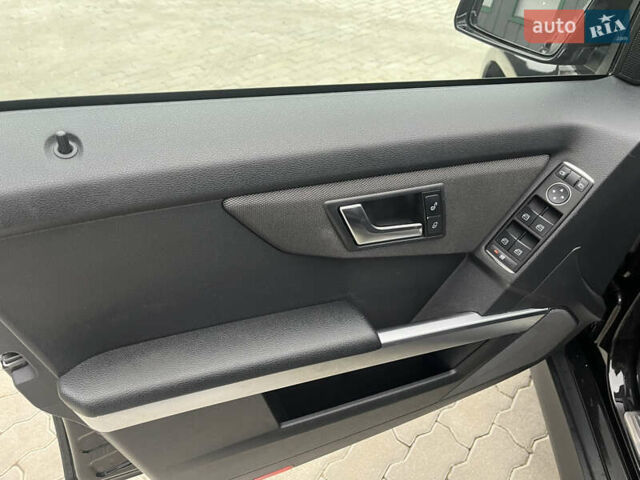 Черный Мерседес ГЛК-Класс, объемом двигателя 2.14 л и пробегом 211 тыс. км за 13900 $, фото 15 на Automoto.ua