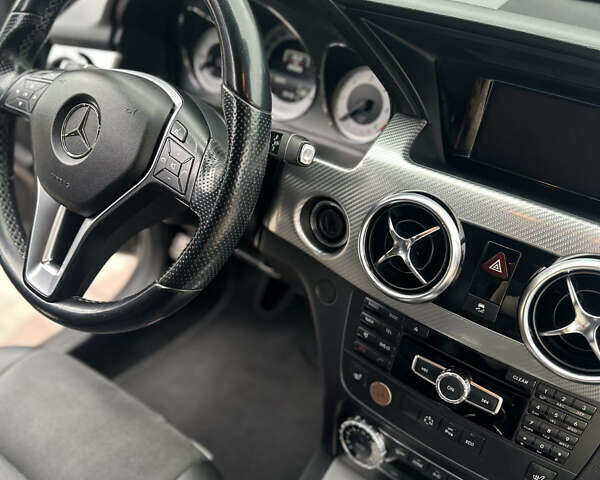 Чорний Мерседес ГЛК-Клас, об'ємом двигуна 2.14 л та пробігом 245 тис. км за 20500 $, фото 11 на Automoto.ua