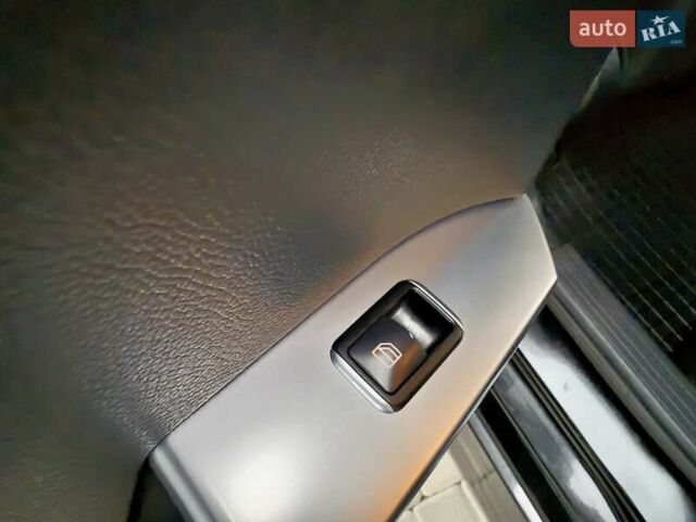 Черный Мерседес ГЛК-Класс, объемом двигателя 3.5 л и пробегом 101 тыс. км за 15900 $, фото 60 на Automoto.ua