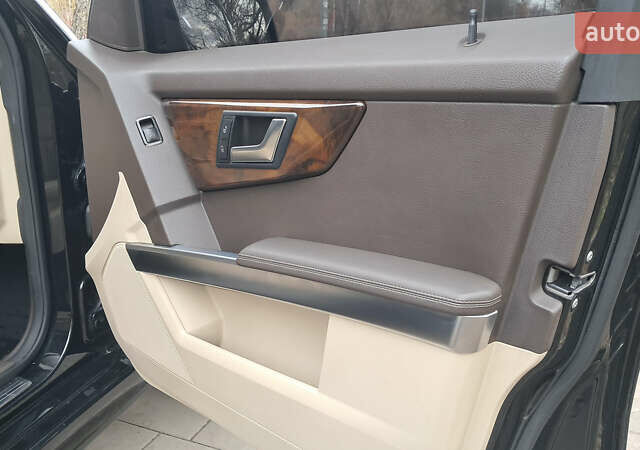 Черный Мерседес ГЛК-Класс, объемом двигателя 3.5 л и пробегом 179 тыс. км за 16800 $, фото 27 на Automoto.ua