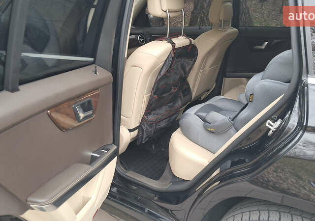 Черный Мерседес ГЛК-Класс, объемом двигателя 3.5 л и пробегом 179 тыс. км за 16800 $, фото 21 на Automoto.ua