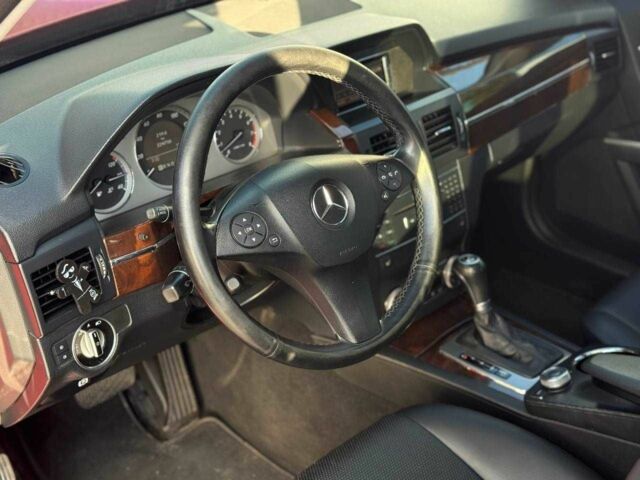 Красный Мерседес ГЛК-Класс, объемом двигателя 3.5 л и пробегом 224 тыс. км за 13999 $, фото 7 на Automoto.ua