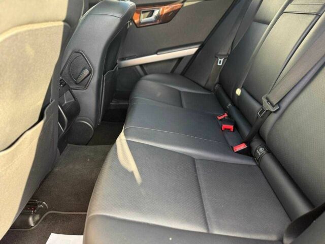 Красный Мерседес ГЛК-Класс, объемом двигателя 3.5 л и пробегом 224 тыс. км за 13999 $, фото 9 на Automoto.ua