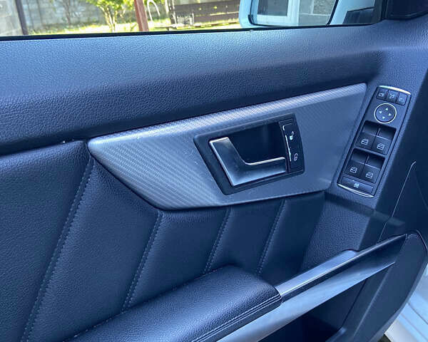 Мерседес ГЛК-Класс 2012 в Ровно на Automoto.ua Мерседес ГЛК-Класс, объемом двигателя 2.14 л и пробегом 277 тыс. км за 17000 $, фото 26 на Automoto.ua