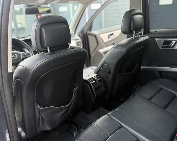 Сірий Мерседес ГЛК-Клас, об'ємом двигуна 3 л та пробігом 268 тис. км за 12900 $, фото 16 на Automoto.ua