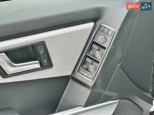 Мерседес ГЛК-Класс 2011 в Запорожье на Automoto.ua Серый Мерседес ГЛК-Класс, объемом двигателя 2.14 л и пробегом 276 тыс. км за 12850 $, фото 39 на Automoto.ua