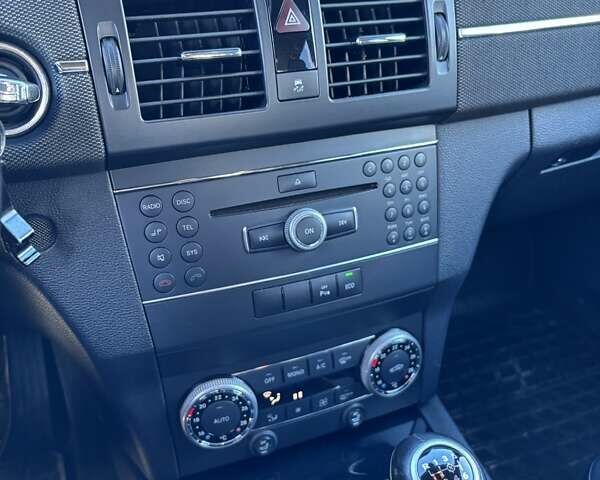 Сірий Мерседес ГЛК-Клас, об'ємом двигуна 2.14 л та пробігом 228 тис. км за 14300 $, фото 3 на Automoto.ua